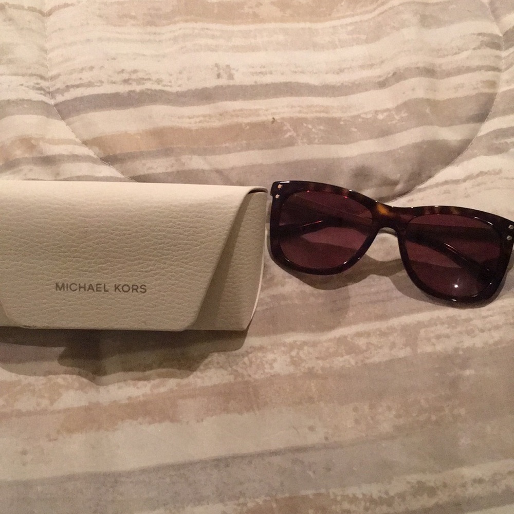 Michael kors sun glasses